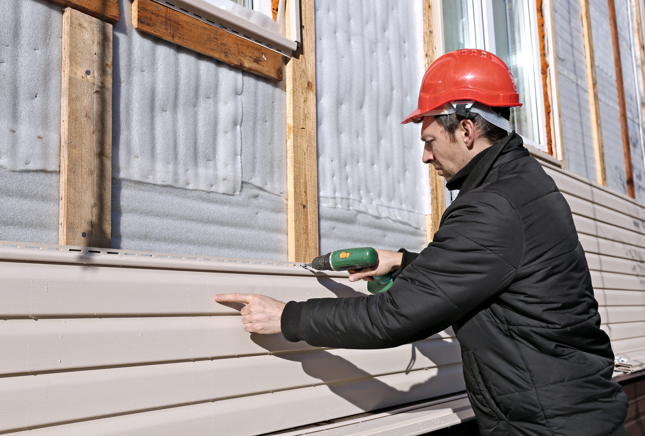 Winter Siding Installation and Replacement: The Physics of Materials in Low Temperatures